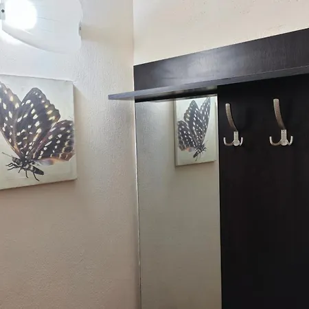 Apartment Redi's *